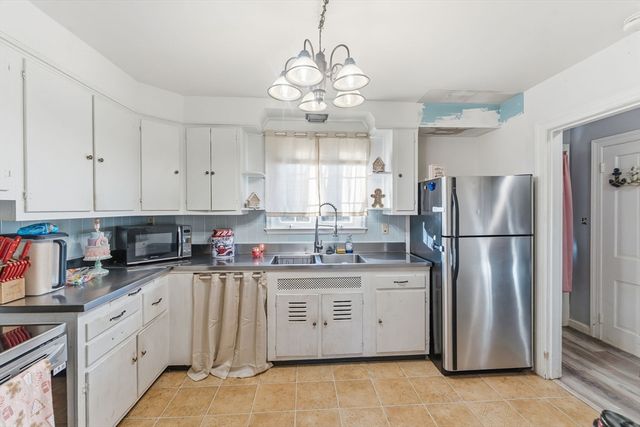 20 Newell Ave, Southbridge, MA 01550