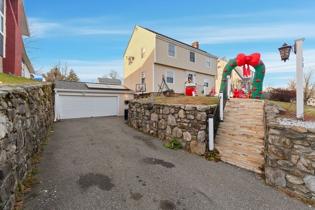 20 Newell Ave, Southbridge, MA 01550