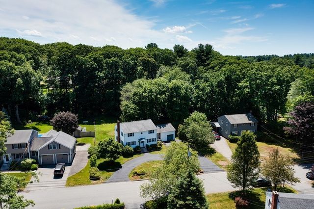 16 Phillip Ave, Burlington, MA 01803