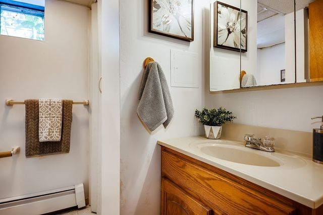 16 Phillip Ave, Burlington, MA 01803