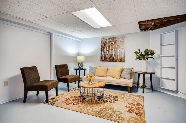 16 Phillip Ave, Burlington, MA 01803