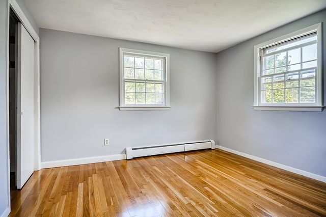 16 Phillip Ave, Burlington, MA 01803