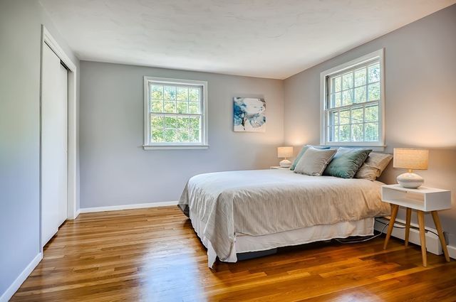 16 Phillip Ave, Burlington, MA 01803