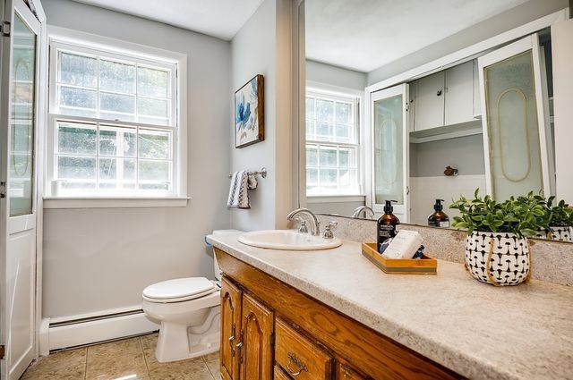 16 Phillip Ave, Burlington, MA 01803
