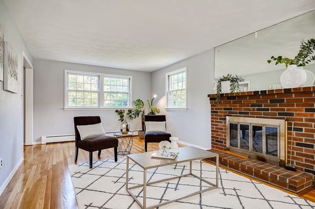 16 Phillip Ave, Burlington, MA 01803