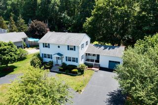 16 Phillip Ave, Burlington, MA 01803