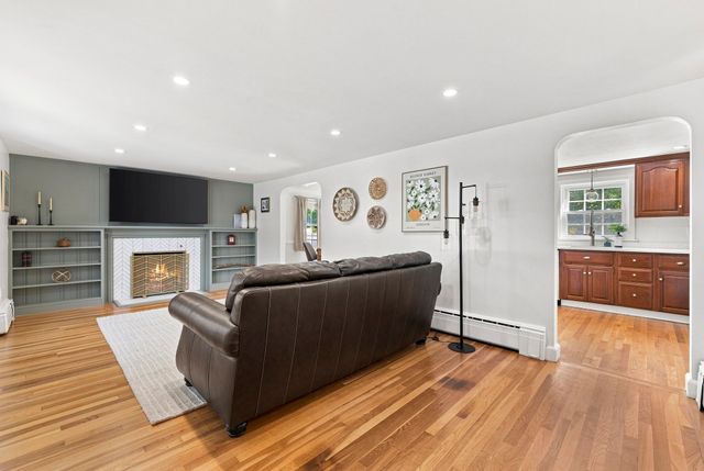 446 Pine St, Weymouth, MA 02190