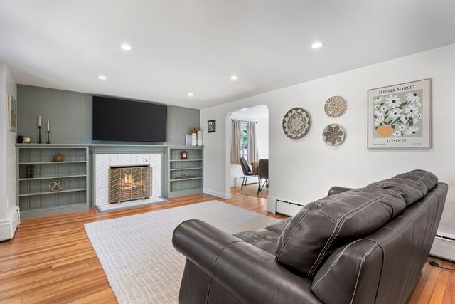 446 Pine St, Weymouth, MA 02190