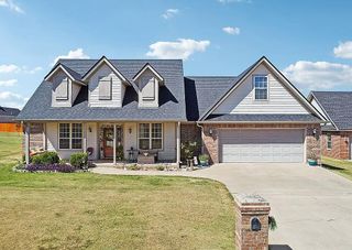 402 Fairway Circle, Grove, OK 74344