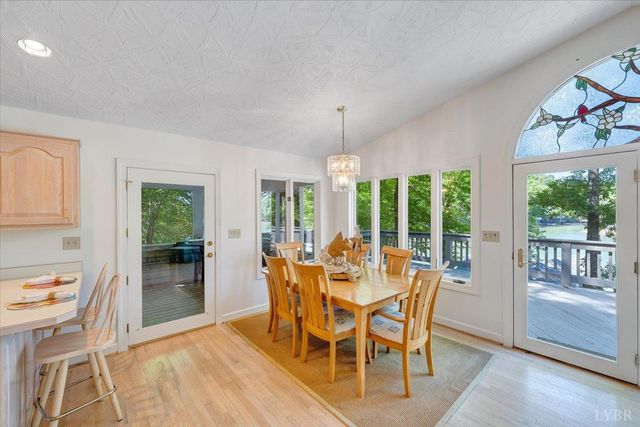 194 Kings Way, Wirtz, VA 24184