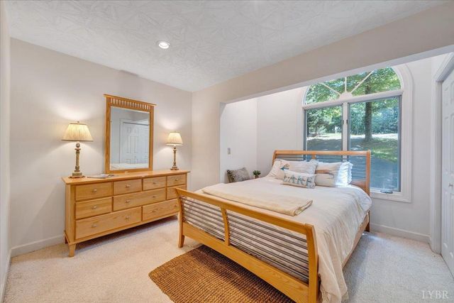 194 Kings Way, Wirtz, VA 24184