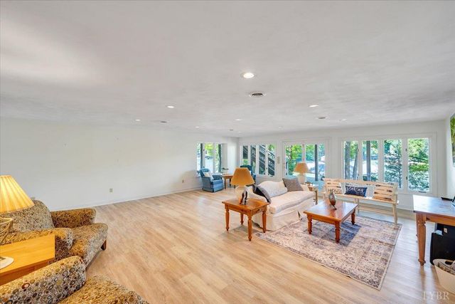 194 Kings Way, Wirtz, VA 24184