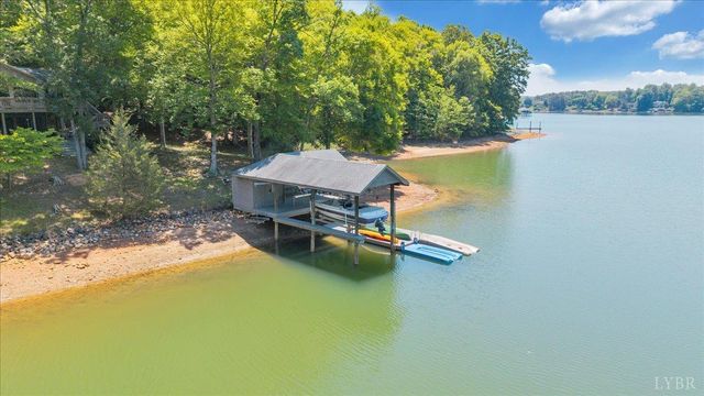 194 Kings Way, Wirtz, VA 24184