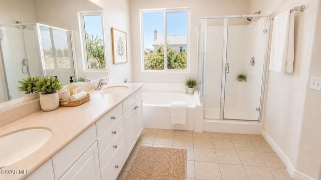 2324 E Newgrove Street, Lancaster, CA 93535