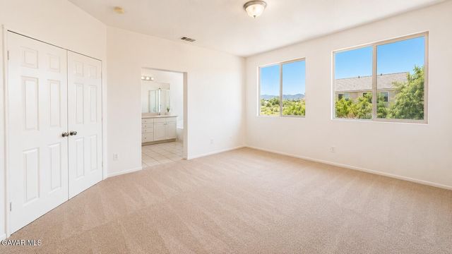 2324 E Newgrove Street, Lancaster, CA 93535