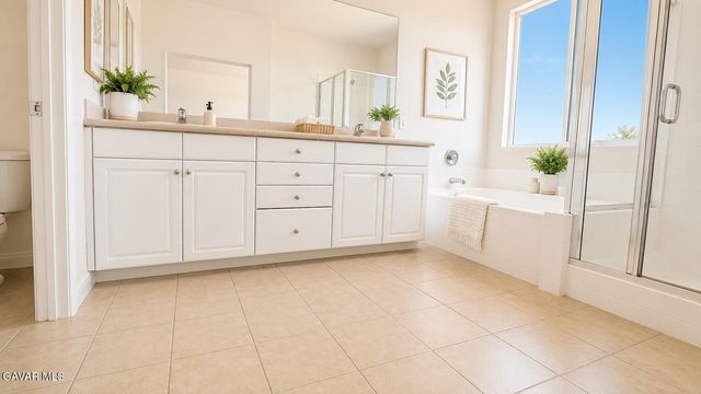 2324 E Newgrove Street, Lancaster, CA 93535