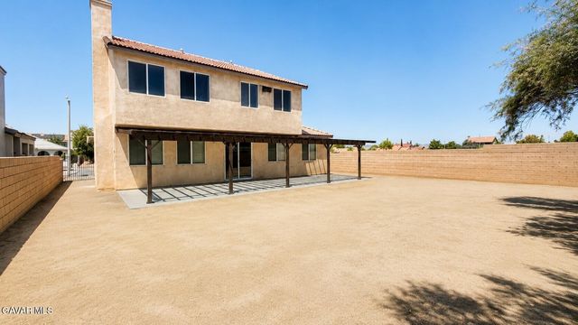 2324 E Newgrove Street, Lancaster, CA 93535