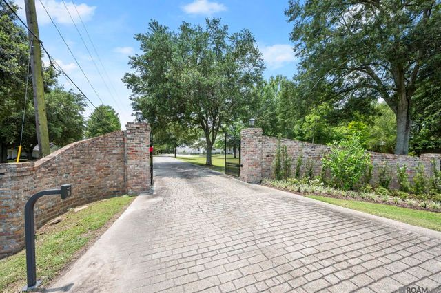 10820 Highland Rd, Baton Rouge, LA 70810