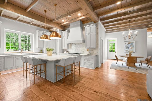 10820 Highland Rd, Baton Rouge, LA 70810