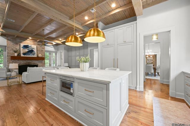 10820 Highland Rd, Baton Rouge, LA 70810