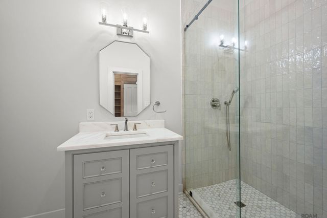 10820 Highland Rd, Baton Rouge, LA 70810