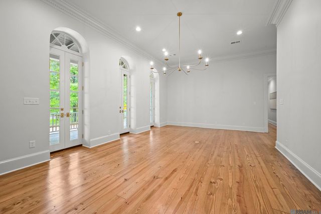 10820 Highland Rd, Baton Rouge, LA 70810