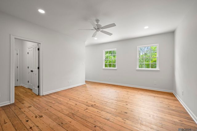 10820 Highland Rd, Baton Rouge, LA 70810