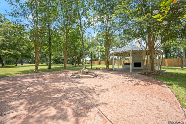 10820 Highland Rd, Baton Rouge, LA 70810