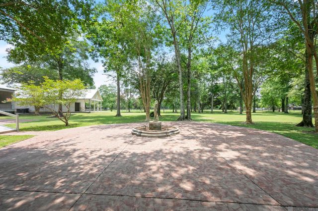 10820 Highland Rd, Baton Rouge, LA 70810
