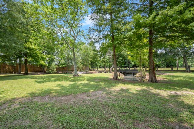10820 Highland Rd, Baton Rouge, LA 70810