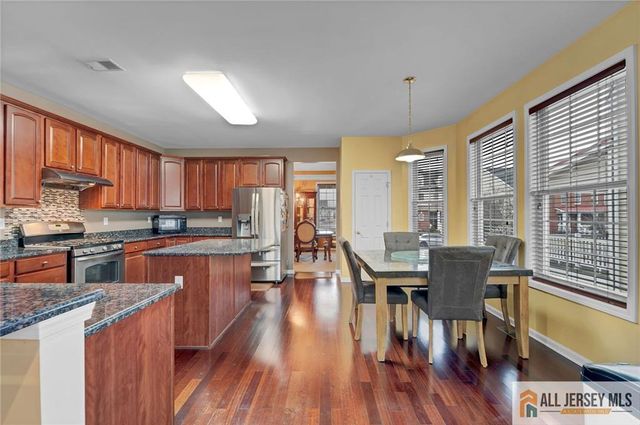 7 Colemantown Drive, Chesterfield, NJ 08515