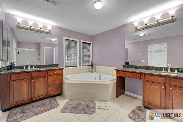 7 Colemantown Drive, Chesterfield, NJ 08515