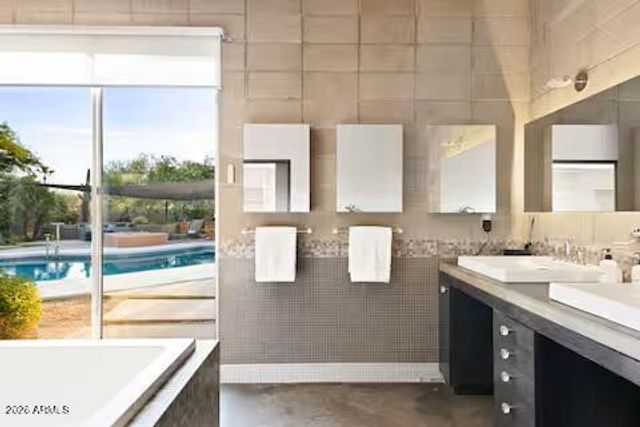 12614 N 68TH Street, Scottsdale, AZ 85254