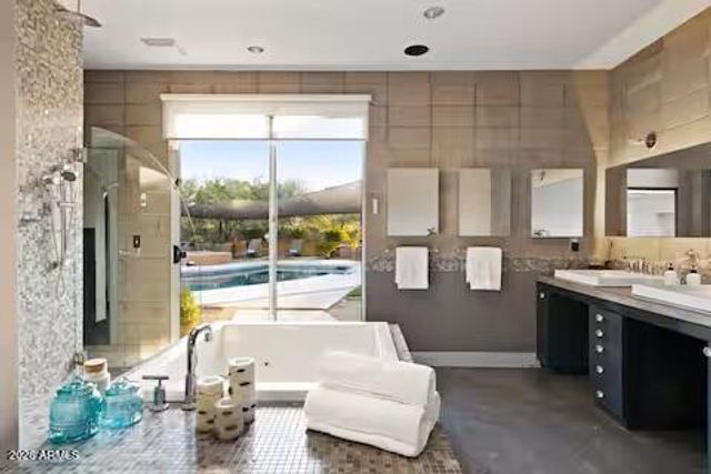 12614 N 68TH Street, Scottsdale, AZ 85254