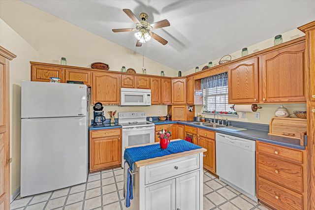 1072 Old Dominion CT, Moneta, VA 24121