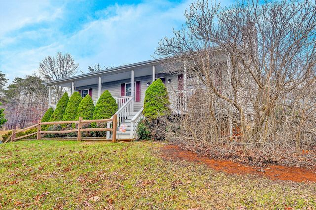 1072 Old Dominion CT, Moneta, VA 24121