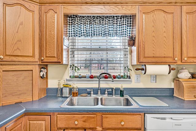 1072 Old Dominion CT, Moneta, VA 24121