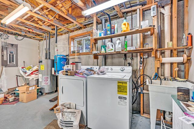 1072 Old Dominion CT, Moneta, VA 24121