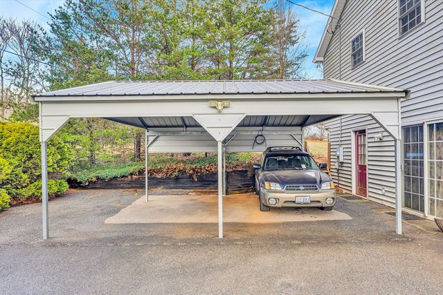 1072 Old Dominion CT, Moneta, VA 24121