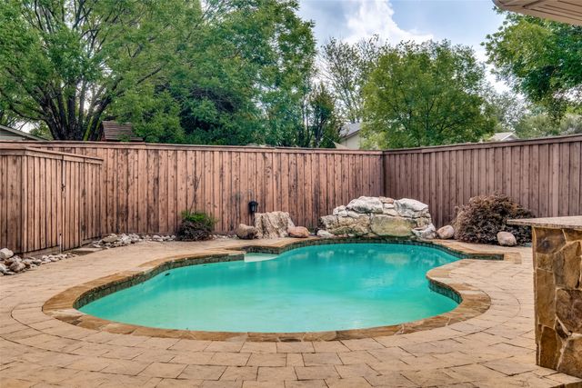 11 Bunker Hill, Richardson, TX 75080