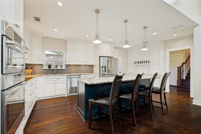 11 Bunker Hill, Richardson, TX 75080
