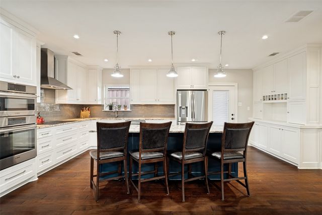 11 Bunker Hill, Richardson, TX 75080
