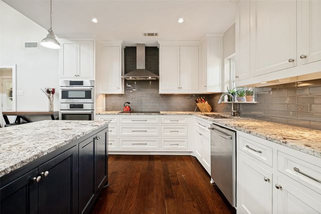11 Bunker Hill, Richardson, TX 75080