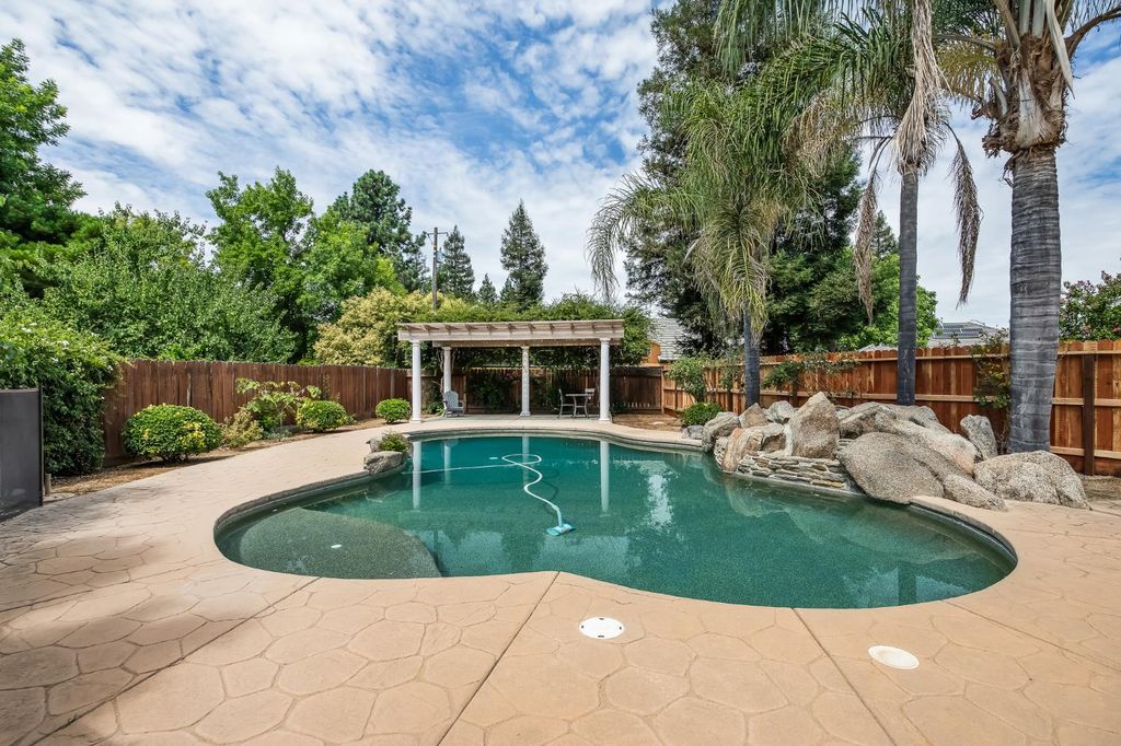 Image 79 of property listing at 2658 Purvis Avenue, Clovis, CA 93611