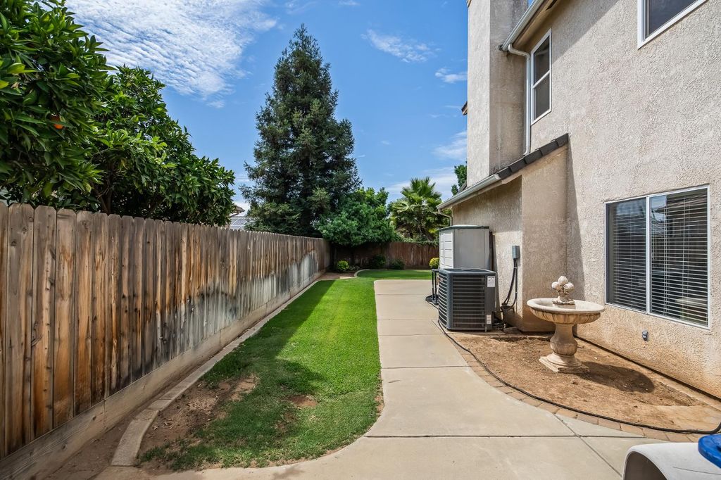 Image 83 of property listing at 2658 Purvis Avenue, Clovis, CA 93611