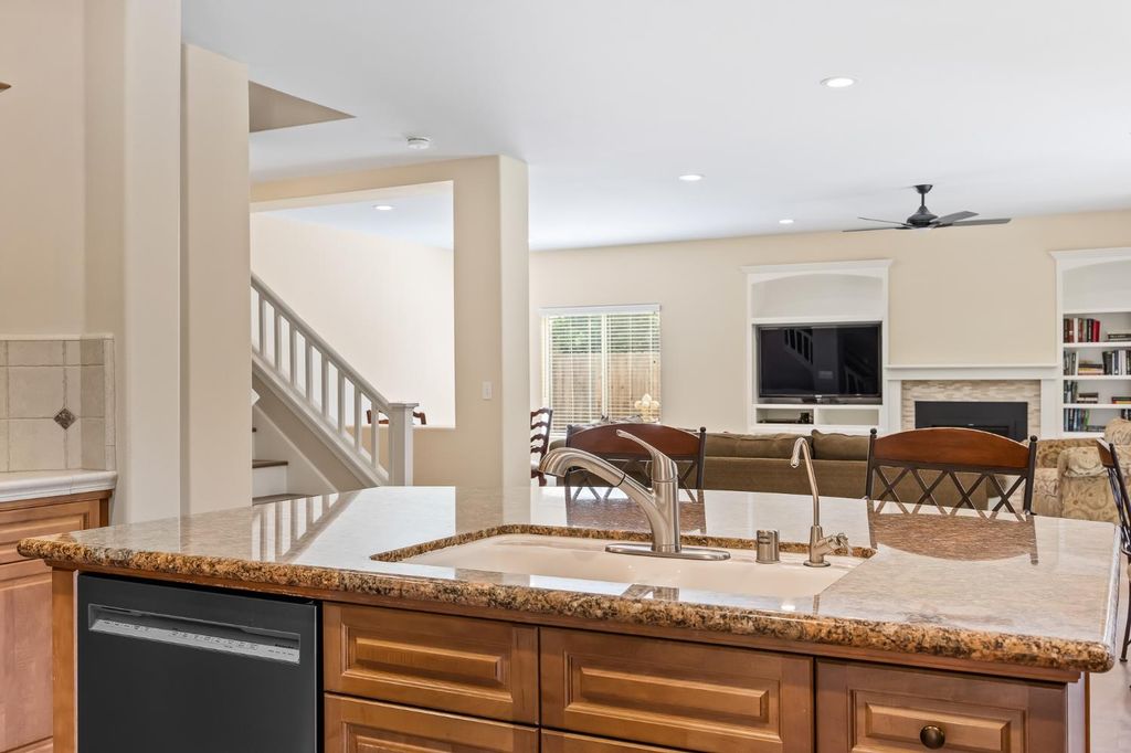 Image 9 of property listing at 2658 Purvis Avenue, Clovis, CA 93611