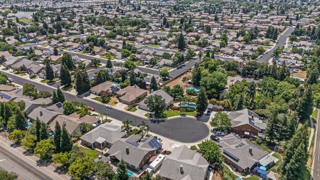 Image 95 of property listing at 2658 Purvis Avenue, Clovis, CA 93611