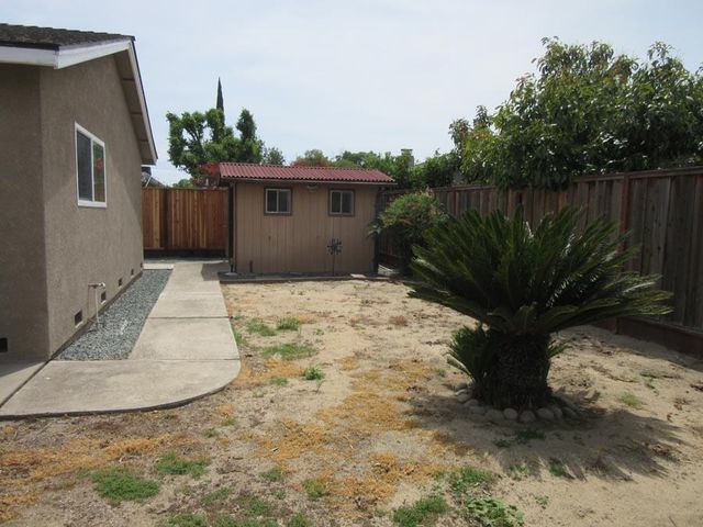 3733 Longbridge Dr, Modesto, CA 95356