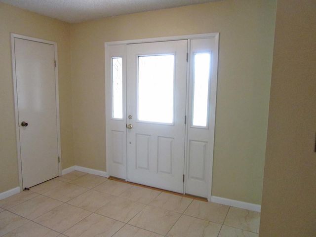 3733 Longbridge Dr, Modesto, CA 95356