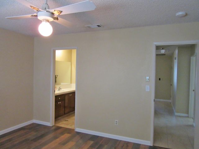 3733 Longbridge Dr, Modesto, CA 95356